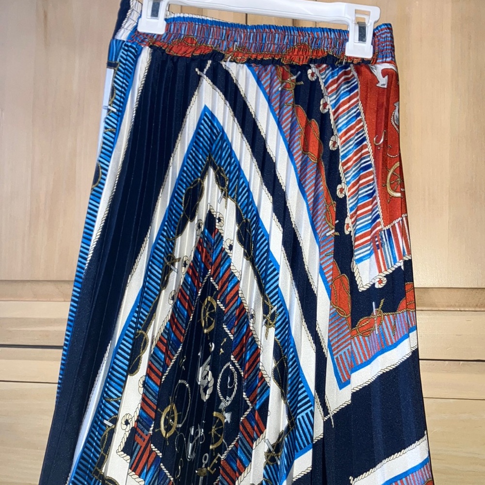 Zara past seasons midi skirt. Worn once. Size medium.